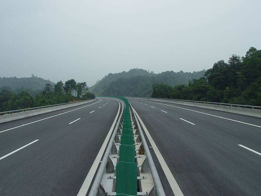 贵阳市乌当(羊昌)至长顺高速公路PPP项目,总投资218亿元,计划于2019年开工
