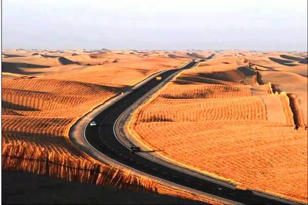 中国十大最美公路之塔里木沙漠公路