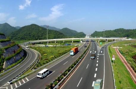 刘明登督导了福山绿色产业带建设和通迈公路沿线综合整治