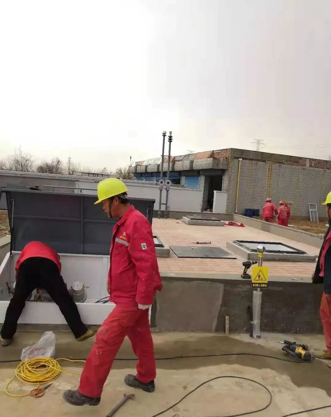 沿渡河一段刚修的村级公路不达标,被勒令返工重修