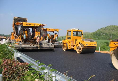 公路工程温拌沥青混凝土路面施工技术应用研究