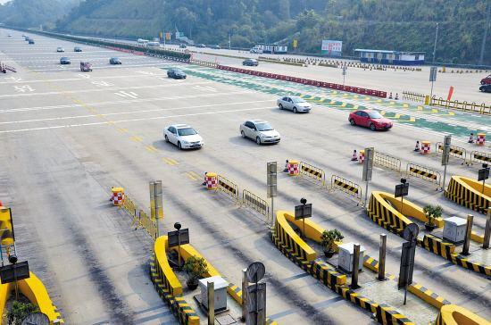 高速公路每年能带来数千亿元的收入,但仍在亏损。都到哪里去了?