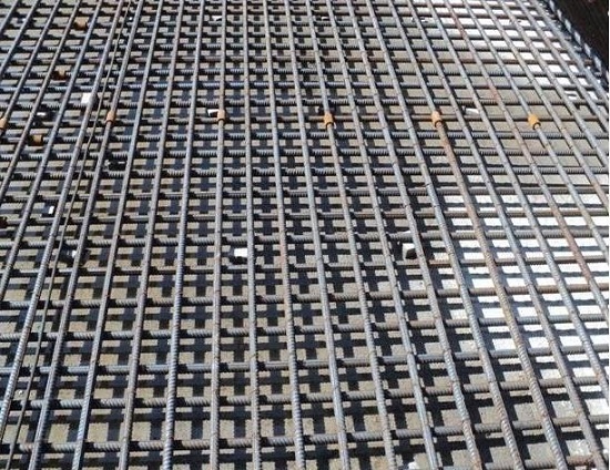 施工最小钢筋保护层厚度是多少?墙,板钢筋保护层如何控制?